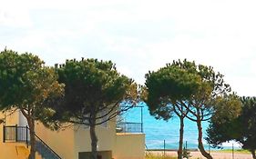 Romanos Beach Villas